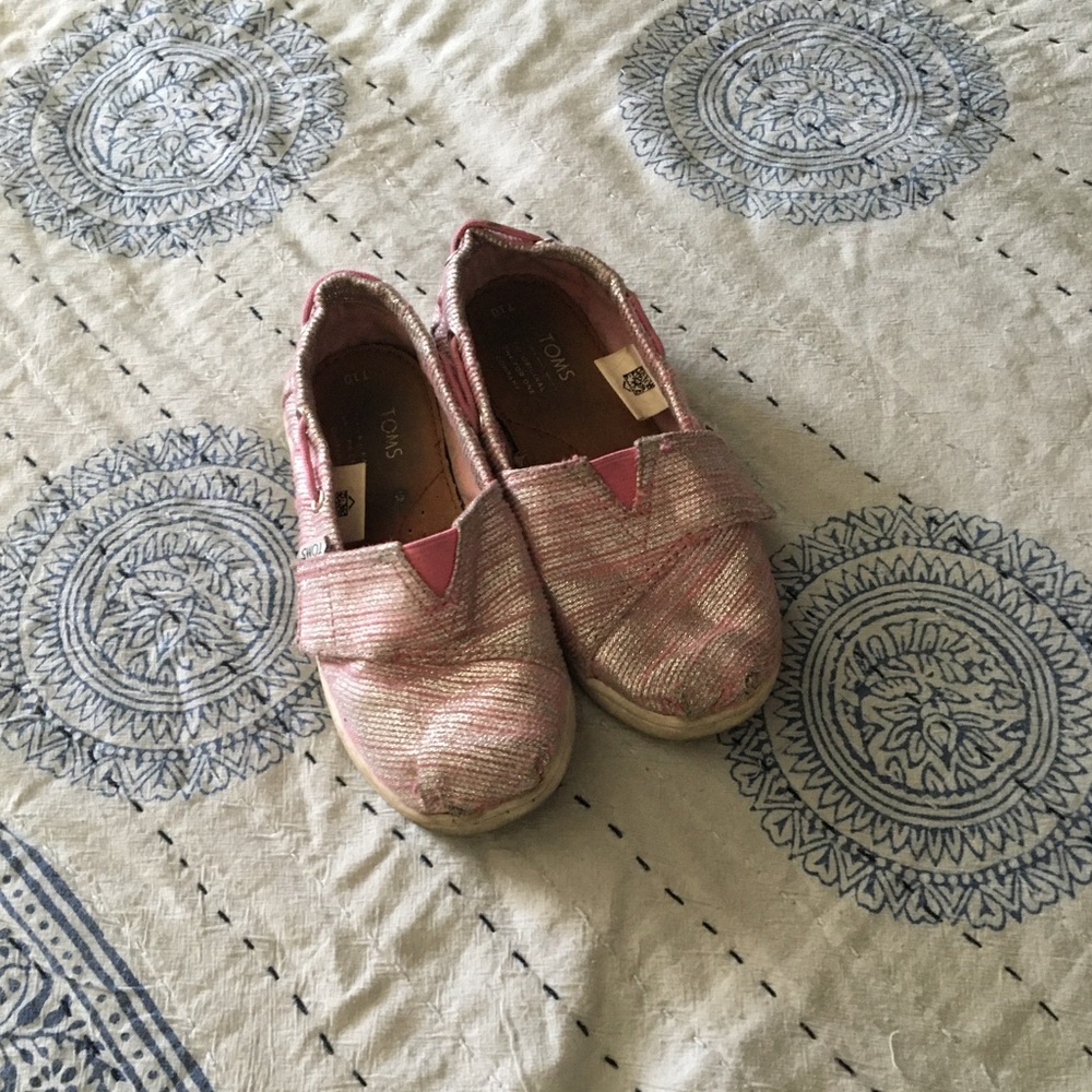 Girls Toms canvas glitter pink slip ons sz 10